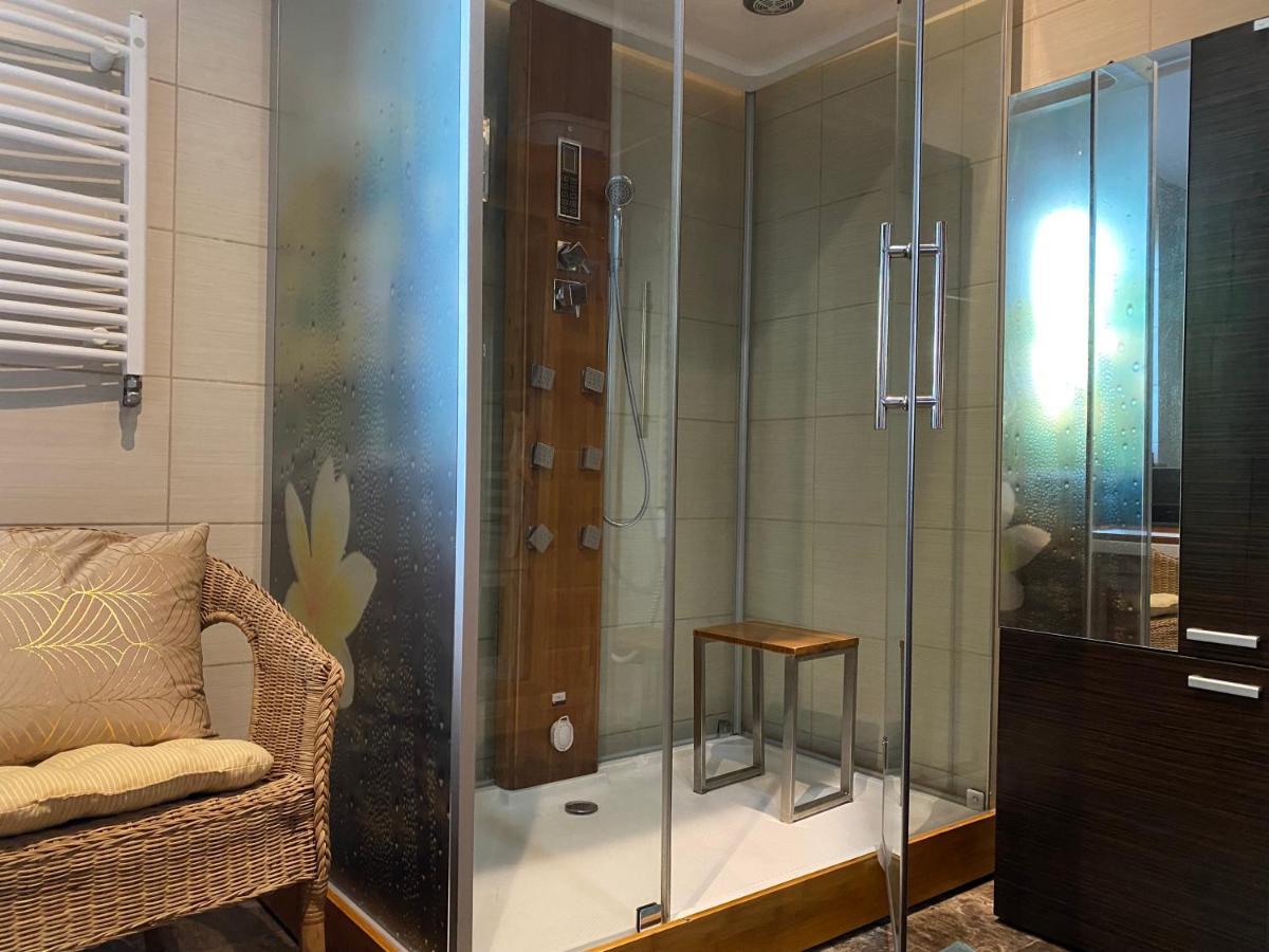 Apartment Lux - Lakefront In With Sauna & Hot Tub Only 30 Minutes From Gdansk And Gdynia *